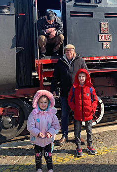 Pix 1Ukrainian children Krystyna and Maxim Howard & Andrzej.jpg